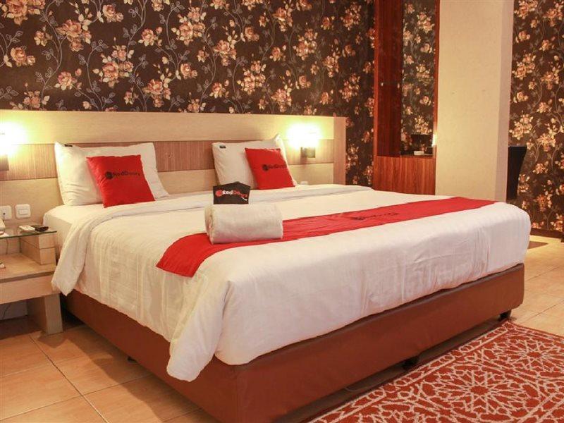 Hotel Reddoorz Premium Near Bandung Station Exteriér fotografie